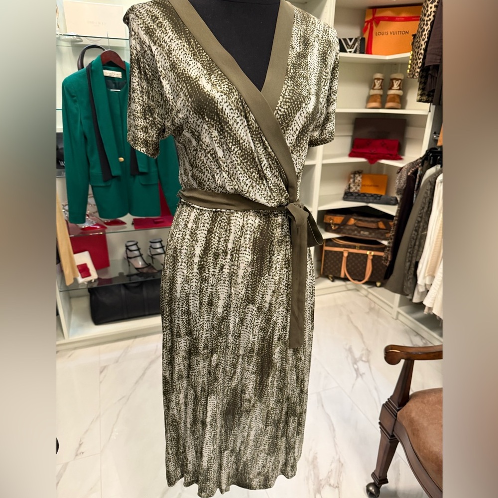 NWOT MaxMara Black and White Textured Design Wrap dress size 10